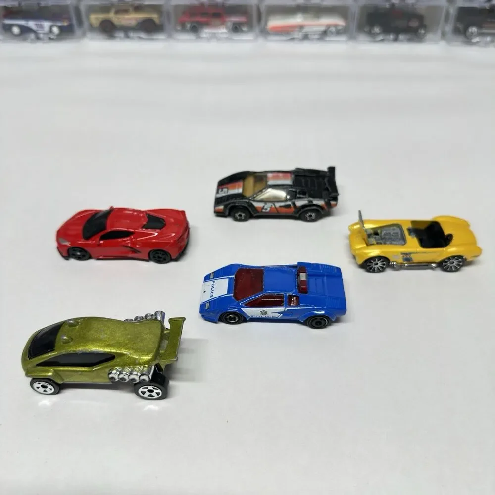 Lot of 5 Diecast Cars Hot Wheels Matchbox Maisto Corvette Lamborghini Cobra